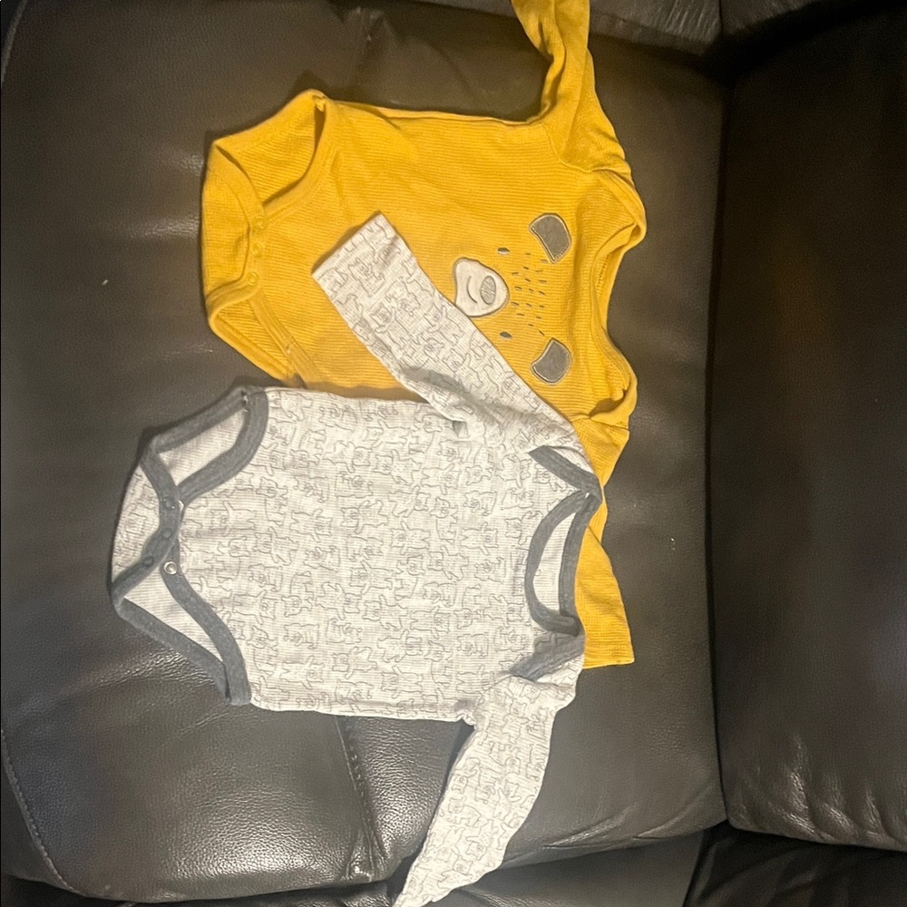 Adorable Bear Print Kids Bodysuit Set in Mustard and Gray